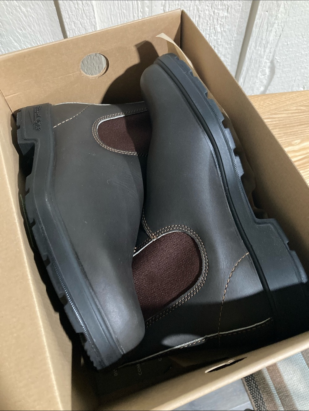 Blundstone 500 Brown Pull-Tab Chelsea Boots - Picture 4 of 6